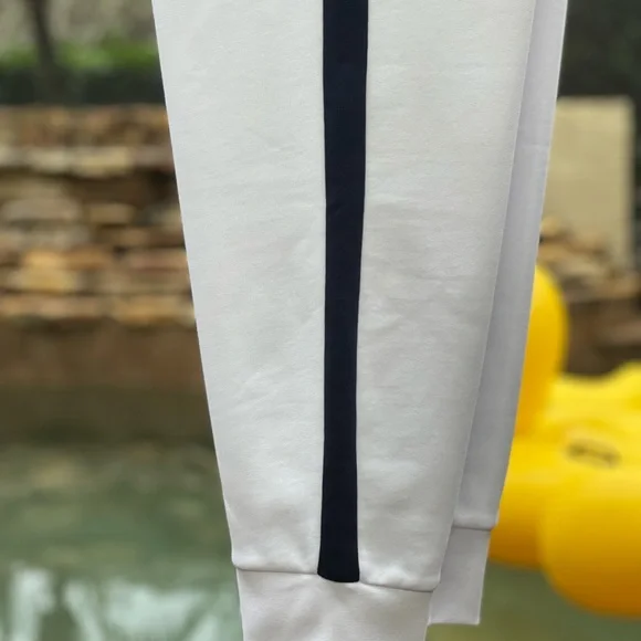 LACOSTE CONTRAST ACCENTS COTTON BLEND FLEECE TRACK PANTS (3XL) - Picture 3 of 6